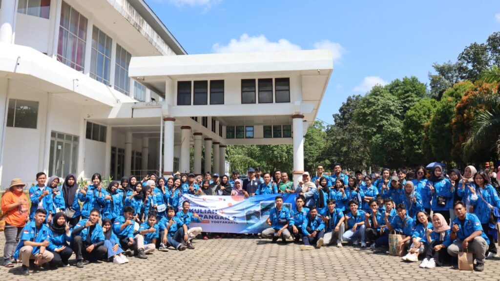 Mahasiswa Teknik Geologi dan Geofisika Laksanakan Kuliah Lapangan di Pegunungan Kulon Progo